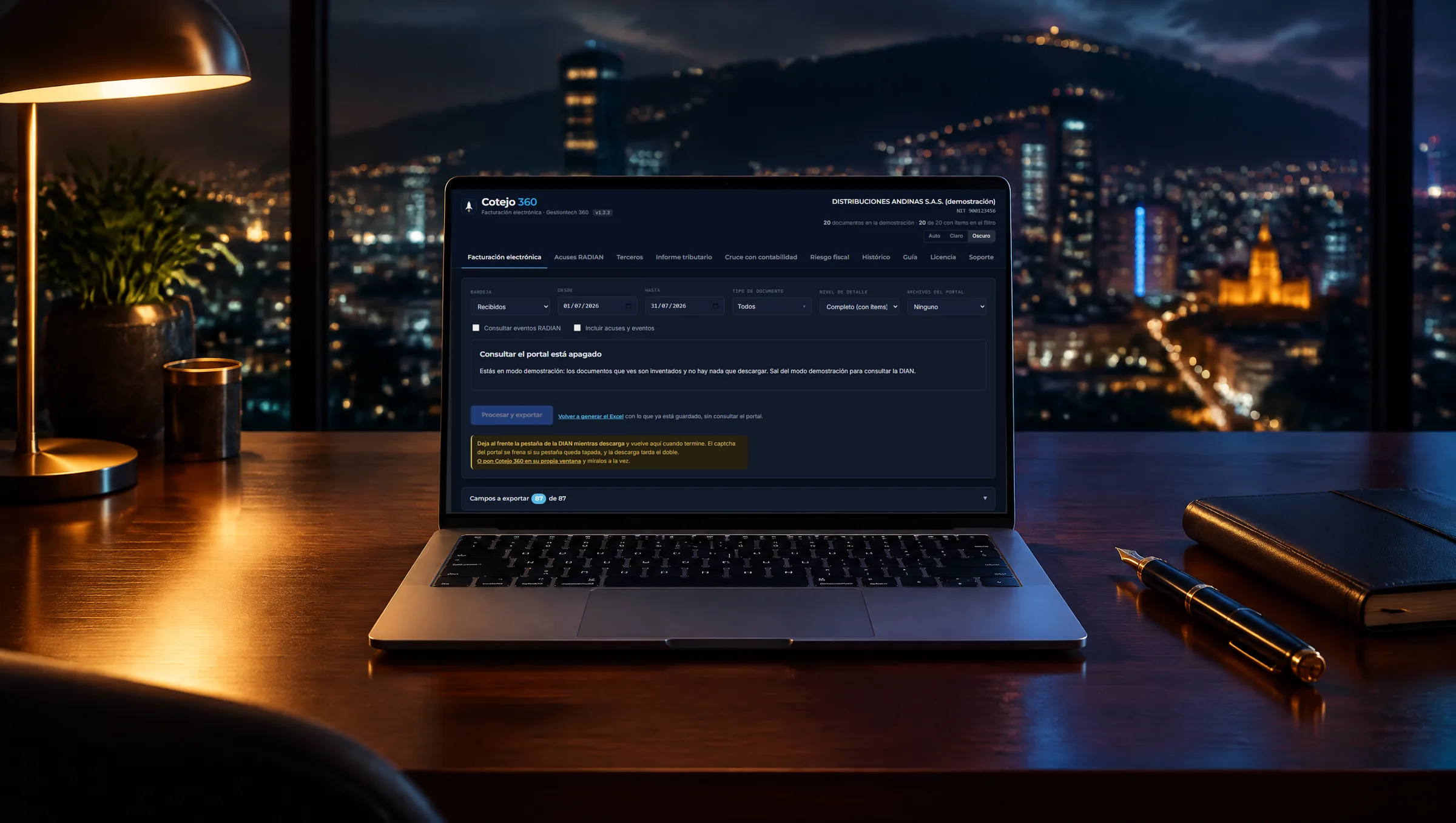 Cotejo 360 · Facturación electrónica en un portátil, pantalla real con datos ficticios